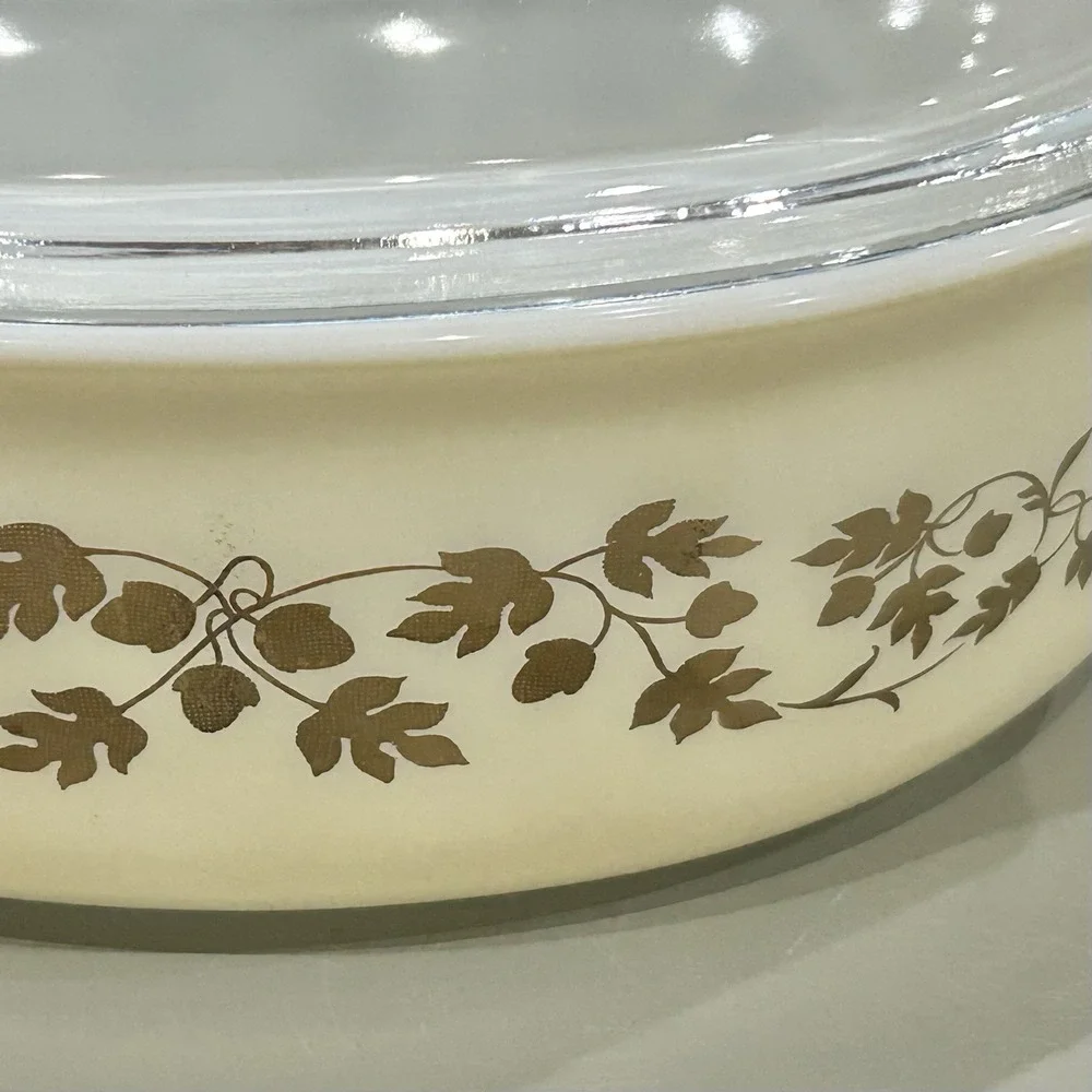 Pyrex Golden Acorn Casserole Dish #043 w Lid 1.5 Qt Vintage 1960s Promo Pattern